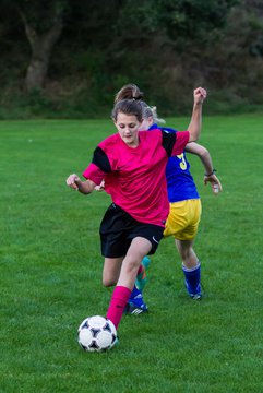 Bild 207 - B-Juniorinnen TSV Gnutz o.W. - SV Wahlstedt : Ergebnis: 1:1